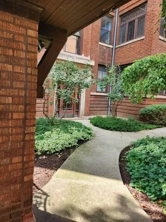 Buy this 2 bed condo on 1168 Washington Boulevard in Oak Park, IL 60302