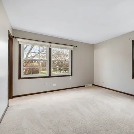Image 7 - 494 Carriage Hill Road, Naperville, IL 60565, USA - House for sale