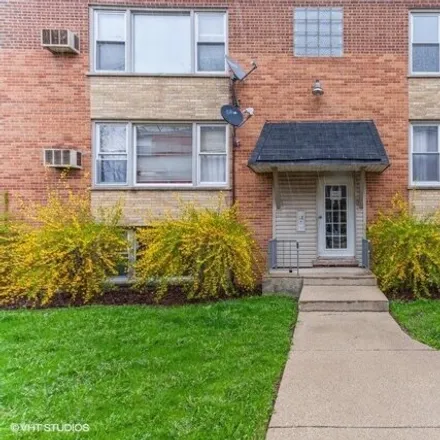 Rent this 2 bed apartment on 4279 Forest Avenue in Downers Grove, IL 60515