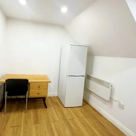 Image 2 - Martyrs, Westcotes Drive, Leicester, LE3 0QT, United Kingdom - Apartment for rent