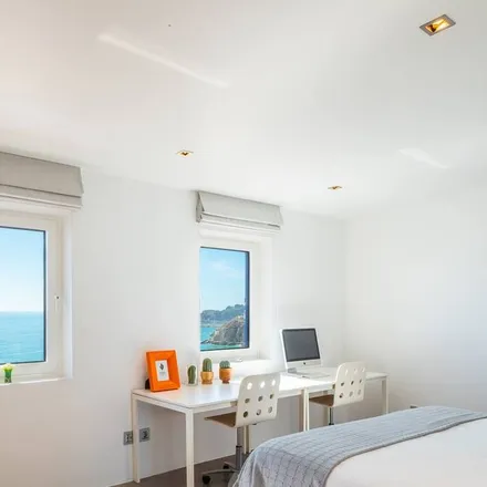 Rent this 4 bed house on 8200-097 Distrito de Évora