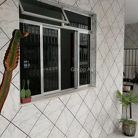 Buy this 3 bed house on Avenida Presidente Itamar Franco in São Mateus, Juiz de Fora - MG