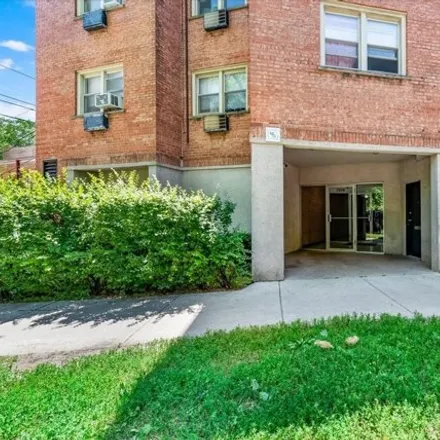 Rent this 1 bed apartment on 1918 West Chase Avenue in Chicago, IL 60626
