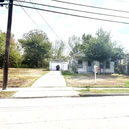 Buy this 3 bed house on 1928 Antoine Drive in Houston, TX 77055