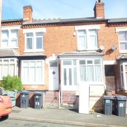Rent this 3 bed townhouse on Westbourne Road in Birmingham, B21 8AU