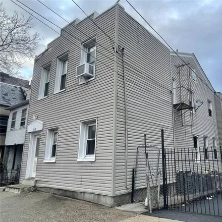 Buy this studio house on 125 N 5th Ave in Mount Vernon, New York