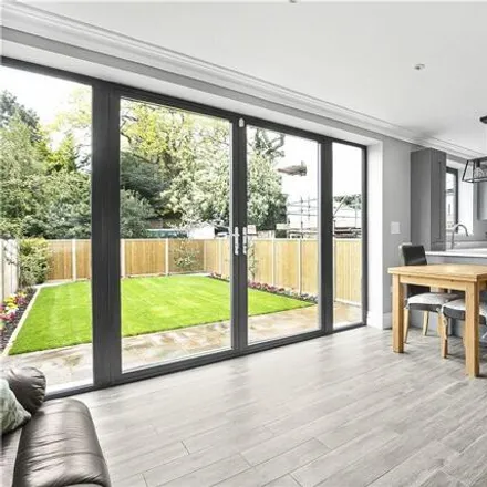 Image 2 - 90 Harvest Road, Englefield Green, TW20 0QS, United Kingdom - House for sale