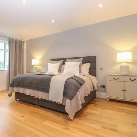 Rent this 5 bed townhouse on Charlton (Brinkworth Ward) in SN16 9RX, United Kingdom