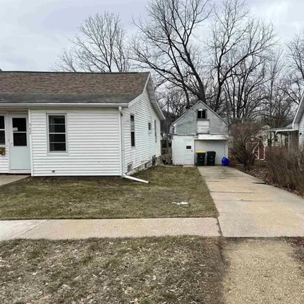 Image 2 - 567 South James Street, City of Richland Center, WI 53581, USA - House for sale