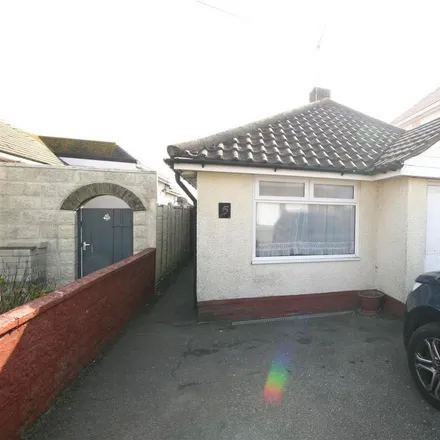 Rent this 3 bed house on Hoddern Avenue in Peacehaven, BN10 7JE