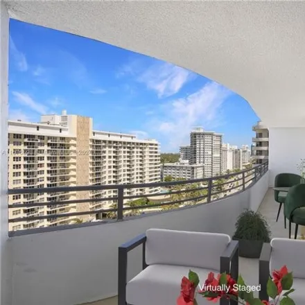 Image 2 - 5555 Collins Avenue, Miami Beach, FL 33140, USA - Condo for sale