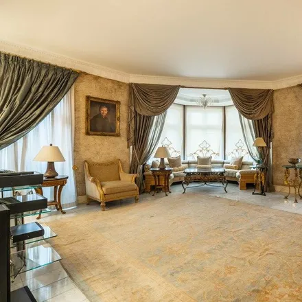 Rent this 4 bed apartment on 39 Hyde Park Gate in London, SW7 5DP