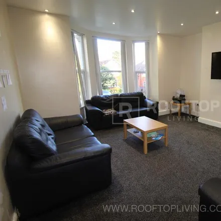 Image 2 - Bainbrigge Road, Leeds, LS6 3AD, United Kingdom - House for rent