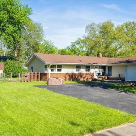 Rent this 3 bed house on 137 Westover Court in Schaumburg, IL 60193