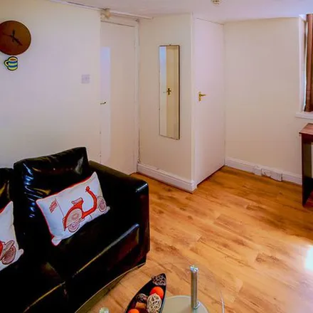 Rent this 1 bed townhouse on 7 Brudenell Road in Leeds, LS6 1HA