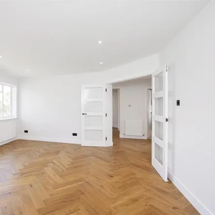Rent this 3 bed apartment on Hanger Court in Hanger Green, London
