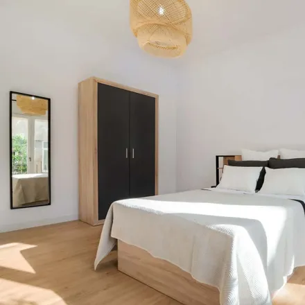 Rent this 8 bed room on Carrer de Balmes in 305, 08006 Barcelona