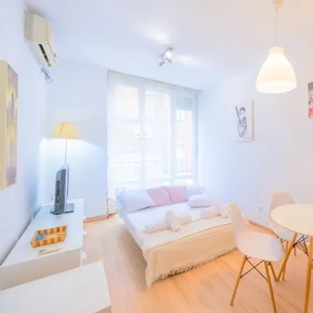 Rent this 4 bed apartment on Madrid in Calle del Arándano, 28029 Madrid