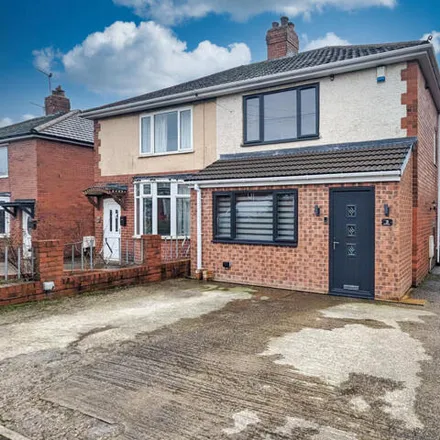 Buy this 3 bed duplex on Hill View Road in Tapton, S43 1JL