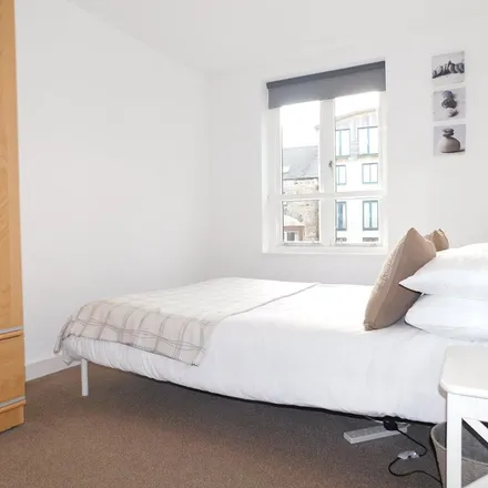 Rent this 3 bed apartment on 2 Calton Road in City of Edinburgh, EH8 8BY
