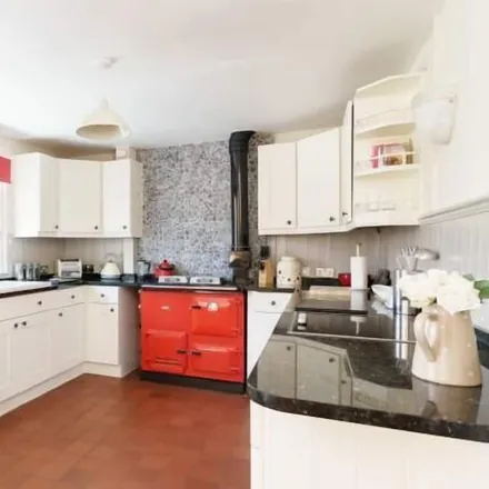 Rent this 5 bed townhouse on Penrice in SA3 1LU, United Kingdom
