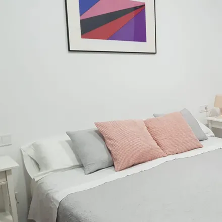 Rent this 1 bed apartment on Madrid in Calle de Jaime I El Conquistador, 6