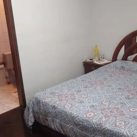 Buy this 3 bed apartment on Rua Vitorio Veneto in Vila Nossa Senhora das Vitórias, Mauá - SP