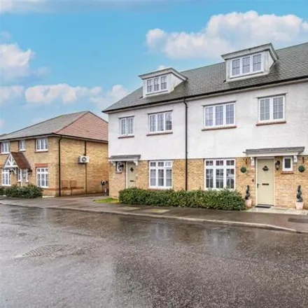 Buy this 4 bed duplex on Sellars Way in Basildon, SS15 5LY