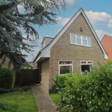 Rent this 1 bed room on Charm Close in Horley, RH6 8DG