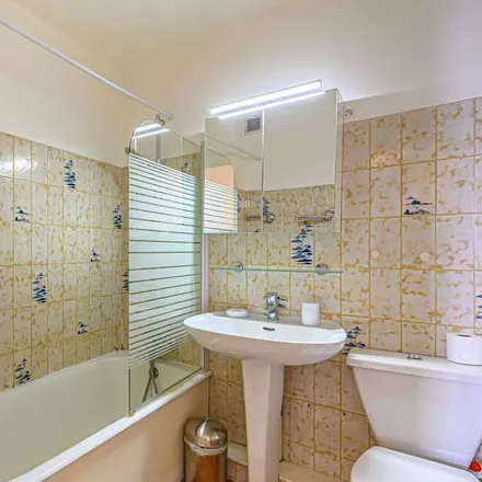 Rent this 1 bed apartment on 56470 La Trinité-sur-Mer