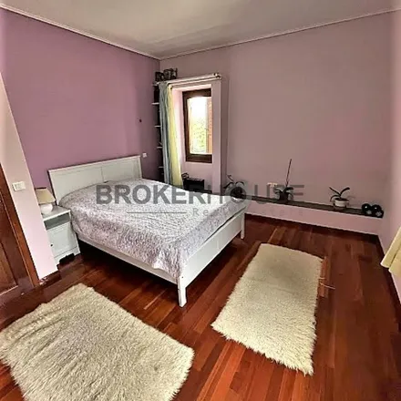 Rent this 3 bed apartment on Μεγάλη Θρακιά Καλυβίων in Μονοπάτι Καλυβίων - Ζωοδόχου Πηγής (Πάνειο Όρος), Kalyvia Thorikou Municipal Unit