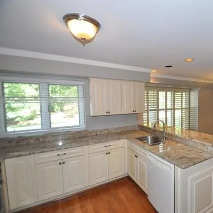 Image 4 - 6020 Pickwood Drive, West Bloomfield Charter Township, MI 48322, USA - House for rent