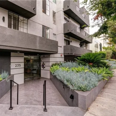Buy this 2 bed condo on 245 Reeves Drive in Beverly Hills, CA 90212