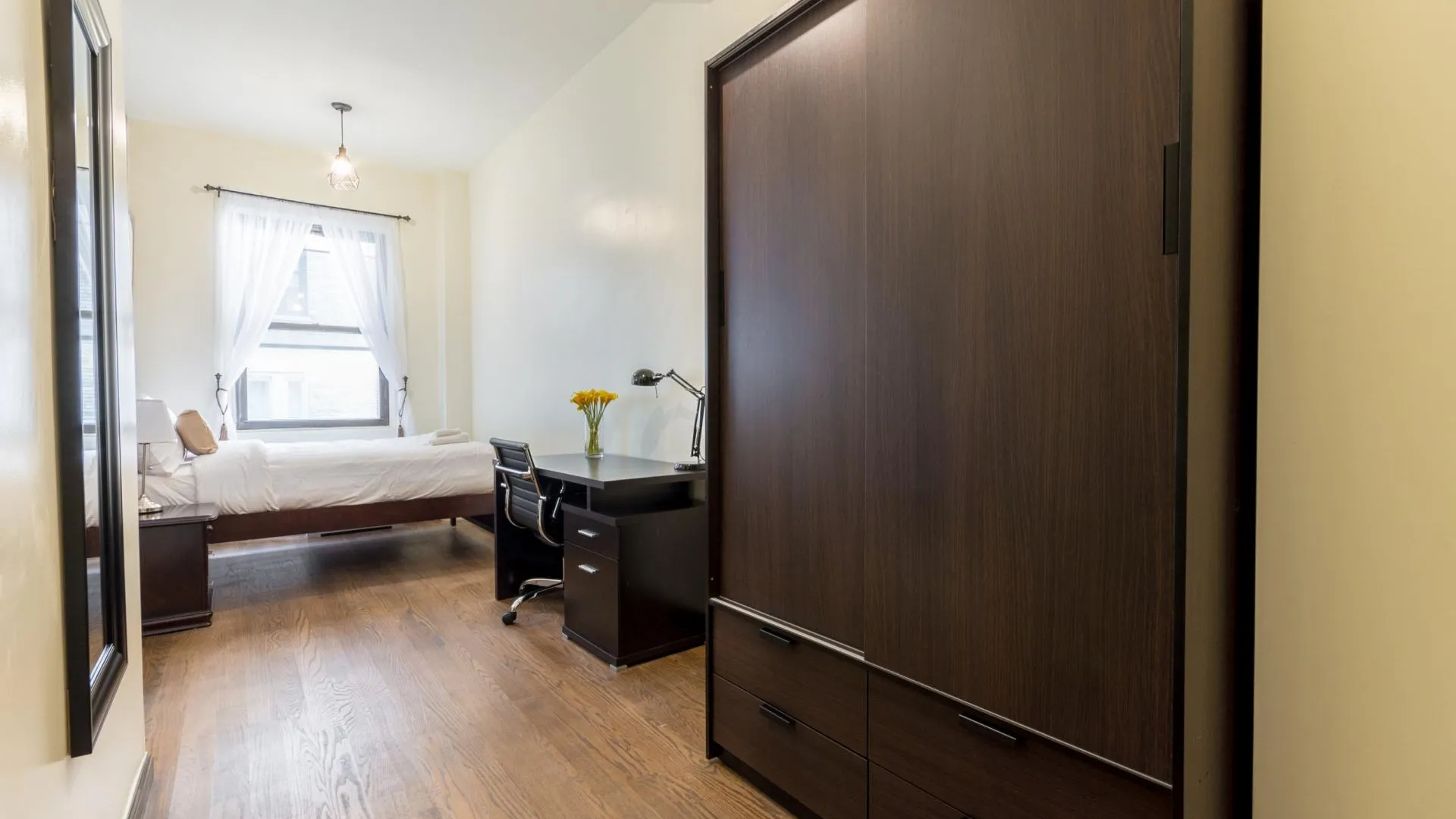 111 East 39th Street, New York, NY 10016, USA | Room for rent