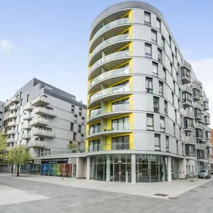 Buy this 2 bed apartment on Chatham Square in Chatham Street Roundabout, Reading