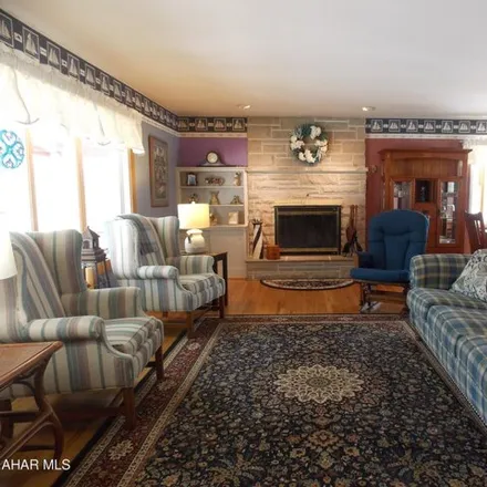 Image 4 - 3179 4th Street, Beverly Hills, Logan Township, PA 16601, USA - House for sale