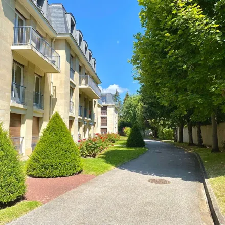 Rent this 1 bed apartment on 8 Place Hoche in 78000 Versailles, France