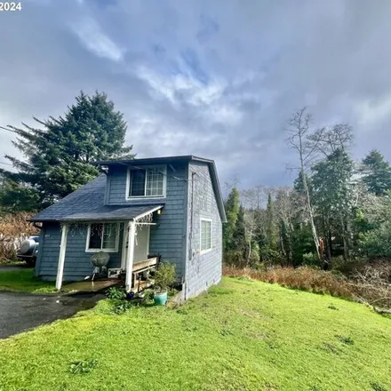 Buy this 2 bed house on 2100 Northeast 29th Drive in Lincoln City, OR 97367
