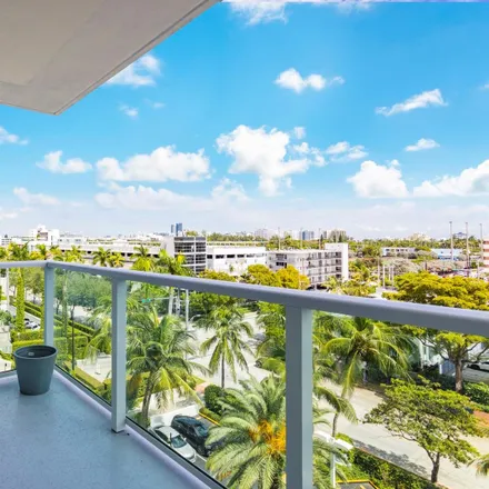 Buy this 1 bed condo on Mirador Apartments South Tower in 1000 West Avenue, Miami Beach