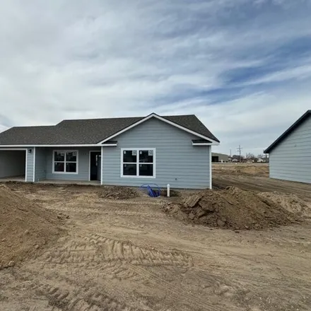 Buy this 3 bed house on 451 Cottonwood Avenue in Dodge City, KS 67801
