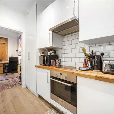 Image 6 - 87 Caledonian Road, London, N1 9DN, United Kingdom - Apartment for sale