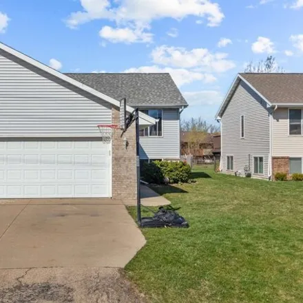 Buy this 3 bed house on 1309 Pinecrest Boulevard in Kimberly, Outagamie County