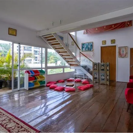 Buy this 3 bed apartment on Rua Doutor Oscar Monteiro de Barros in Paraisópolis, Região Geográfica Intermediária de São Paulo - SP