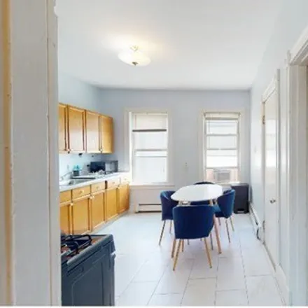 Image 4 - 61 Crescent Avenue, Boston, MA 02125, USA - Apartment for rent