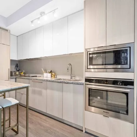Image 5 - Spadina, Toronto, ON M5V 0N4, Canada - Apartment for rent