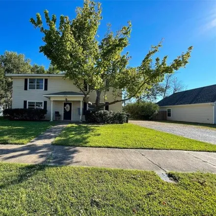 Buy this 8 bed house on 1042 West Gandy Street in Denison, TX 75020