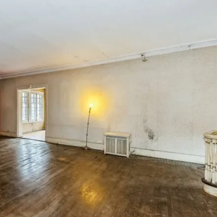 Image 3 - 940 West Castlewood Terrace, Chicago, IL 60640, USA - House for sale