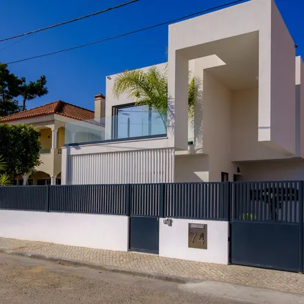 Buy this 4 bed house on Almada in Setúbal, Portugal