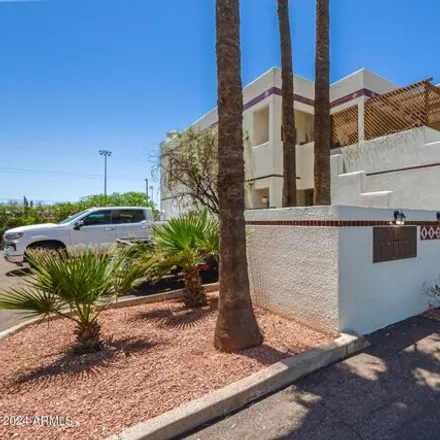 Image 2 - 1212 West Camelback Road, Phoenix, AZ 85013, USA - Condo for sale
