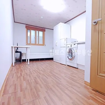 Rent this studio apartment on 서울특별시 마포구 공덕동 11-180